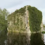 Shannon River House & Gardens *