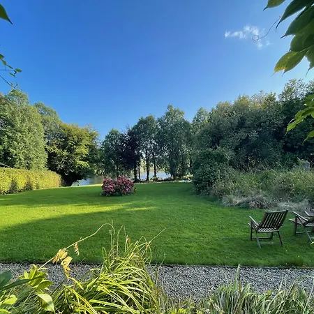 Shannon River House & Gardens Homestay