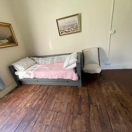 Homestay Shannon River House & Gardens Limerick