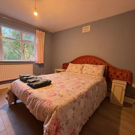 Shannon River House & Gardens Homestay