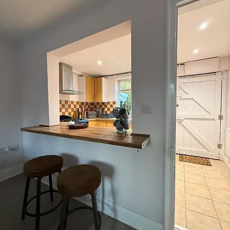 Shannon River House & Gardens Homestay *