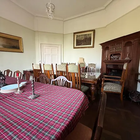 Homestay Shannon River House & Gardens Limerick