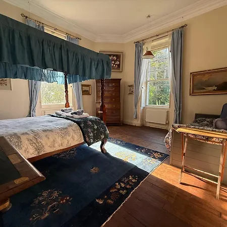 Shannon River House & Gardens Homestay *