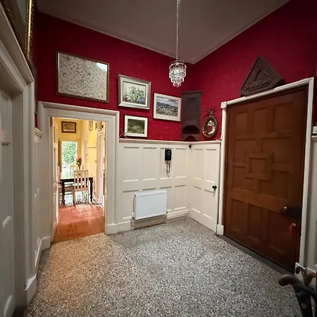 Shannon River House & Gardens *