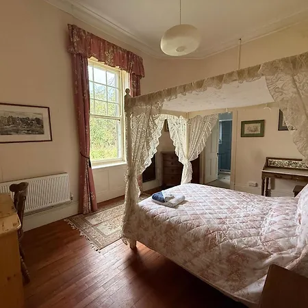 Shannon River House & Gardens