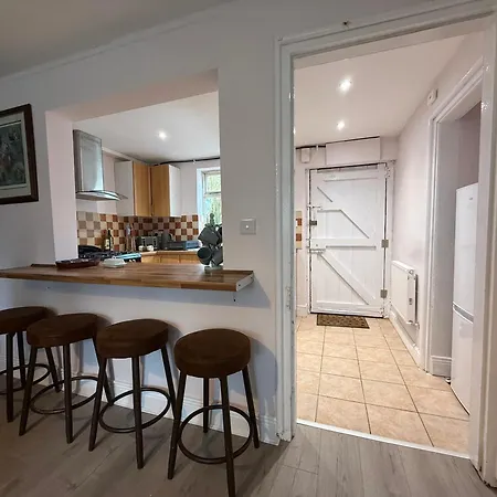 Shannon River House & Gardens Homestay