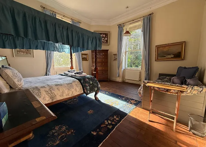 Shannon River House & Gardens Homestay *