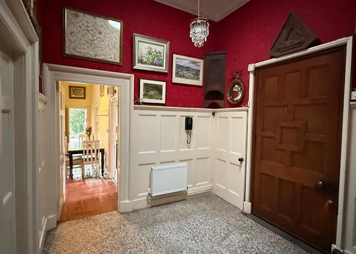 Shannon River House & Gardens *