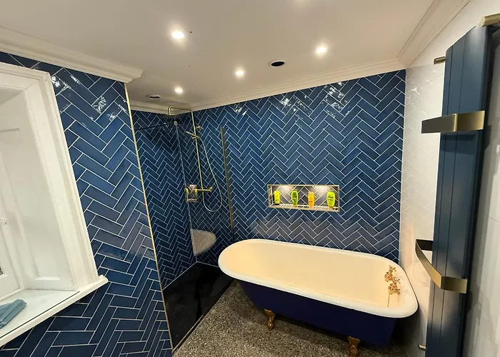 Shannon River House & Gardens